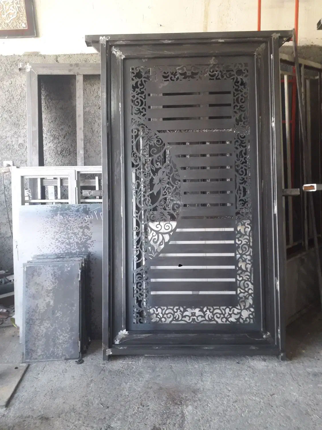 درب و پنجره اهنی|خدمات پیشه و مهارت|ازنا, |دیوار