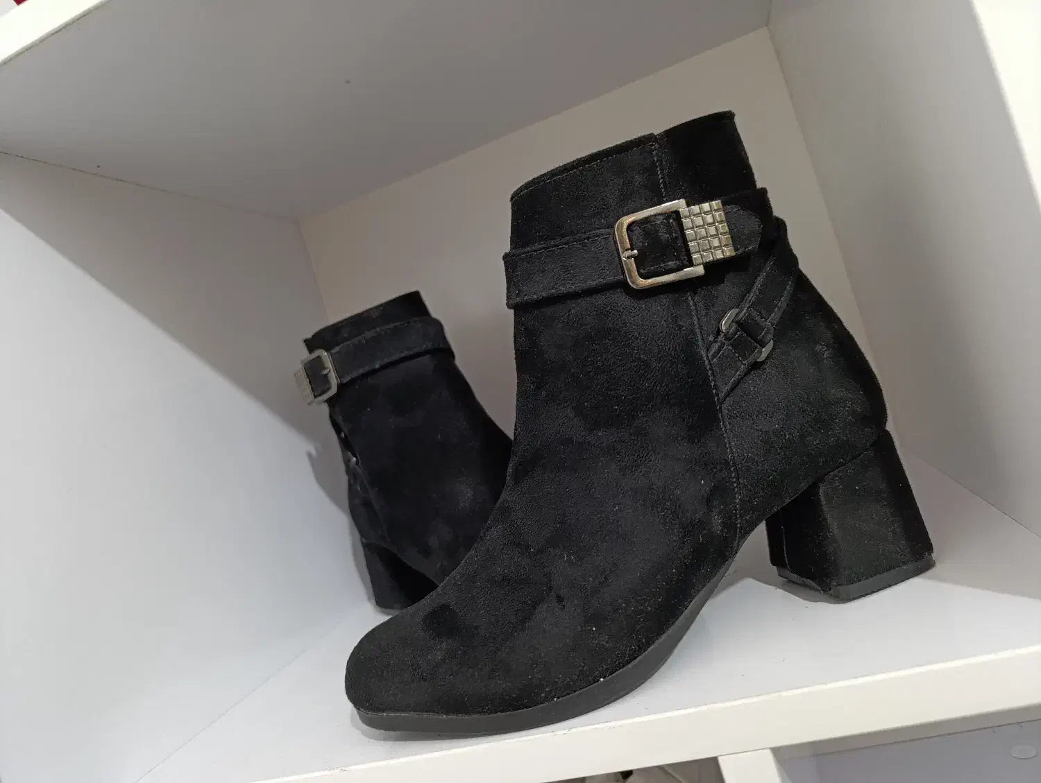 نیمبوتزنانهمخمل|کیف، کفش، کمربند|زاهدان, |دیوار