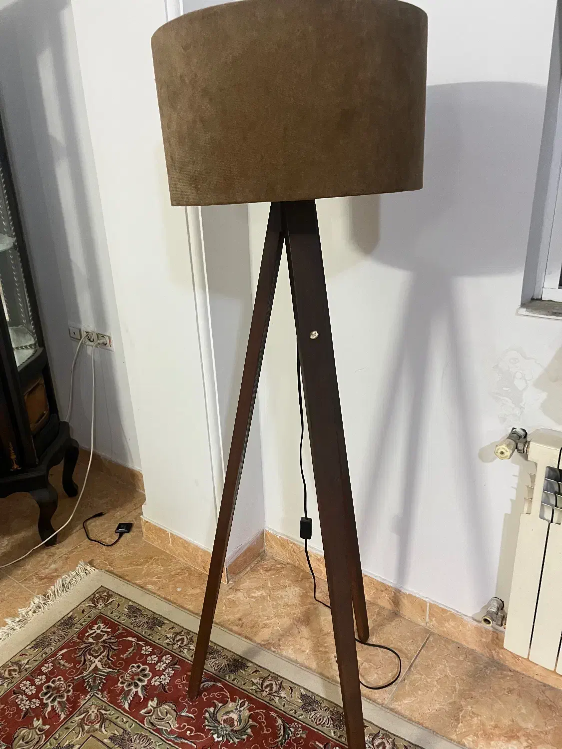 چراغ خواب سه پایه|چراغ خواب و آباژور|گرگان, |دیوار