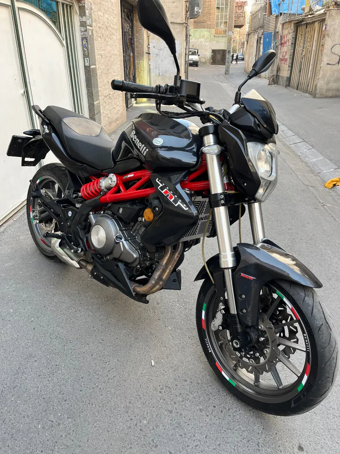 بنلی۳۰۰ بنلی۲۵۰دوسیلندر|موتورسیکلت|تهران, گمرک|دیوار