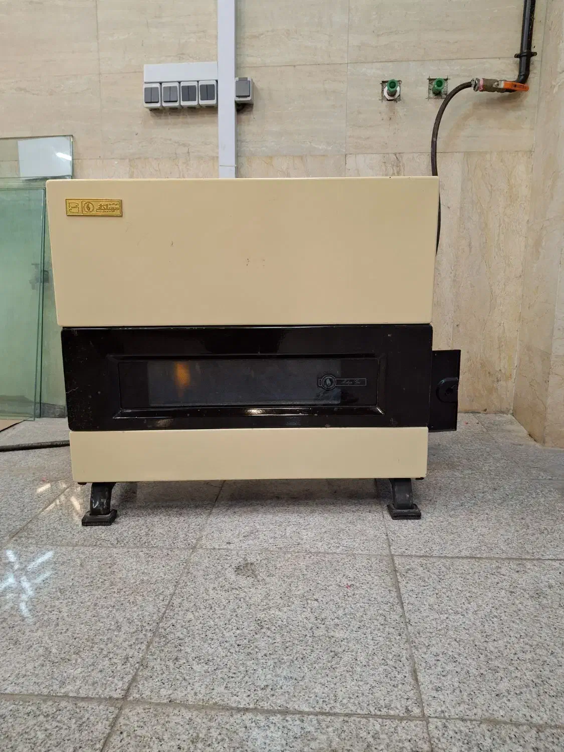 ۲ عدد بخاری خانگی|بخاری، هیتر، شومینه|رشت, دروازه لاکان|دیوار