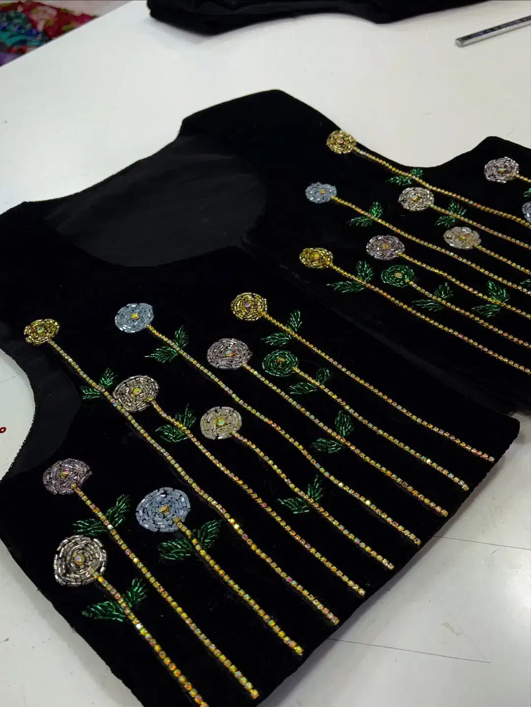 جلیقه کوردی|لباس|سلماس, |دیوار