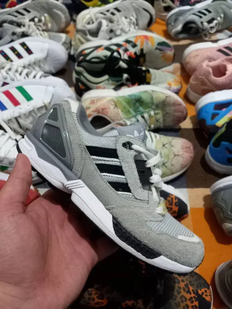 تعداد 12 جفت کتونی آدیداس اورجینال عمده|کیف، کفش، کمربند|نسیم‌شهر, |دیوار