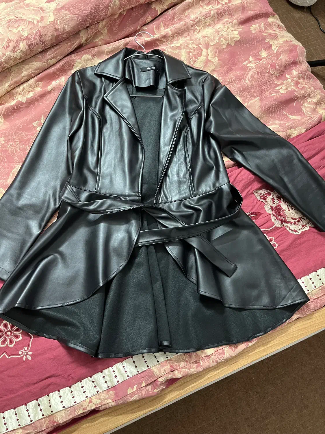 کت چرم سایز۳۸و۴۰|لباس|قم, پردیسان|دیوار