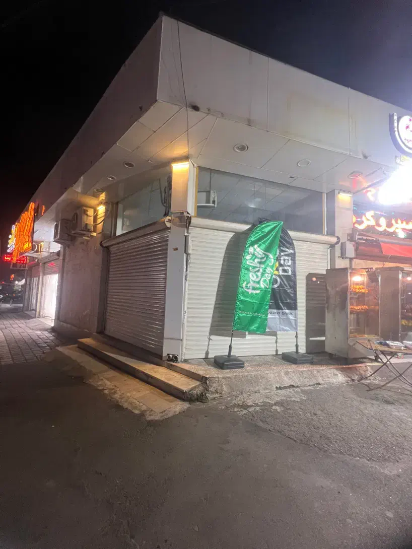 اجاره مغازه ۳۰متر،۲نبش بر اصلی نبش خ عرفان|اجارهٔ مغازه و غرفه|رشت, کوی یخ|دیوار