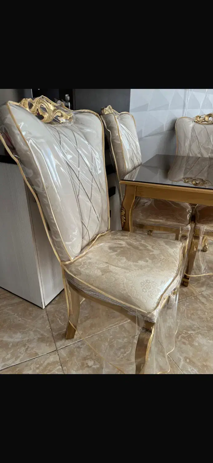 میز ناهار خوری|میز و صندلی غذاخوری|اصفهان, رکن الدوله شرقی|دیوار