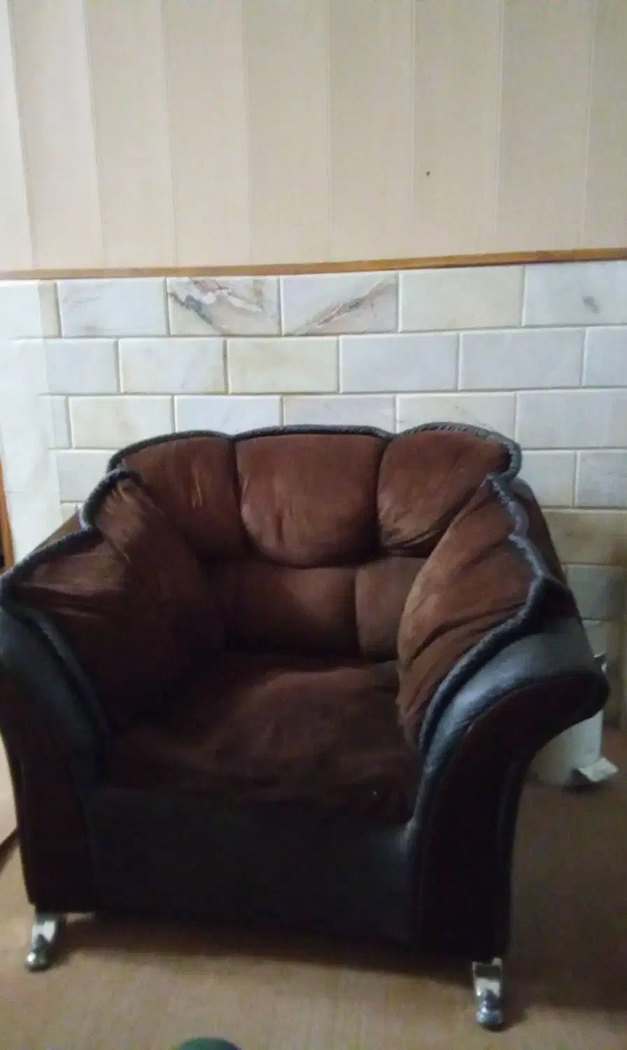 دو عدد مبل تک نفره راحتی|مبلمان خانگی و میز عسلی|قم, باجک یک|دیوار