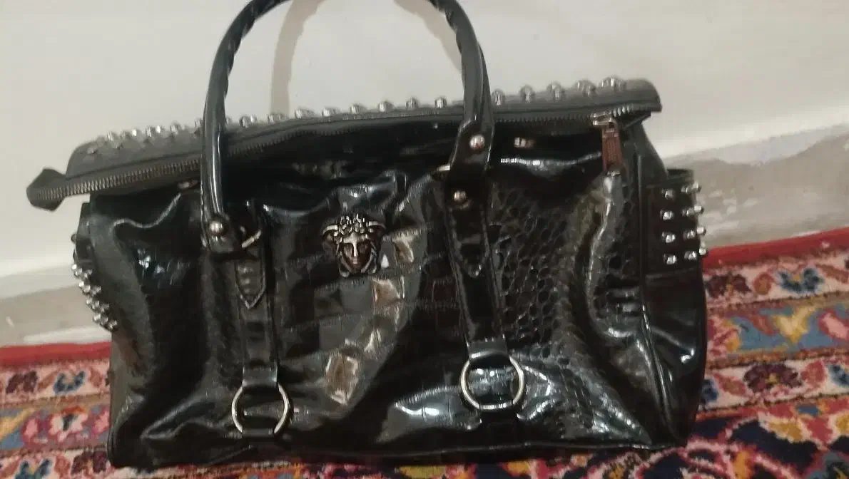 تعدادی کیف|کیف، کفش، کمربند|خرم‌آباد, |دیوار