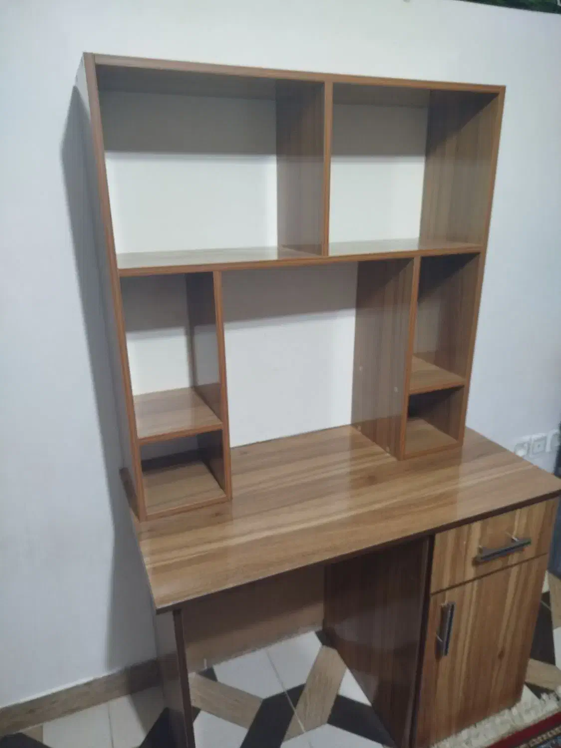 میز و کتاب خانه|کتابخانه، شلف، قفسه‌های دیواری|شفت, |دیوار