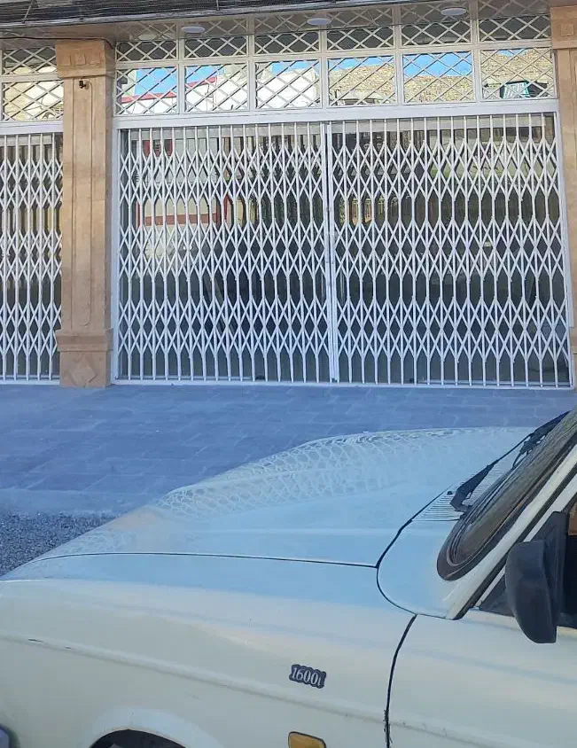 دومغازه اجاره ای ۵۰ مترو ۴۰مترانقلاب|اجارهٔ مغازه و غرفه|سراوان, |دیوار