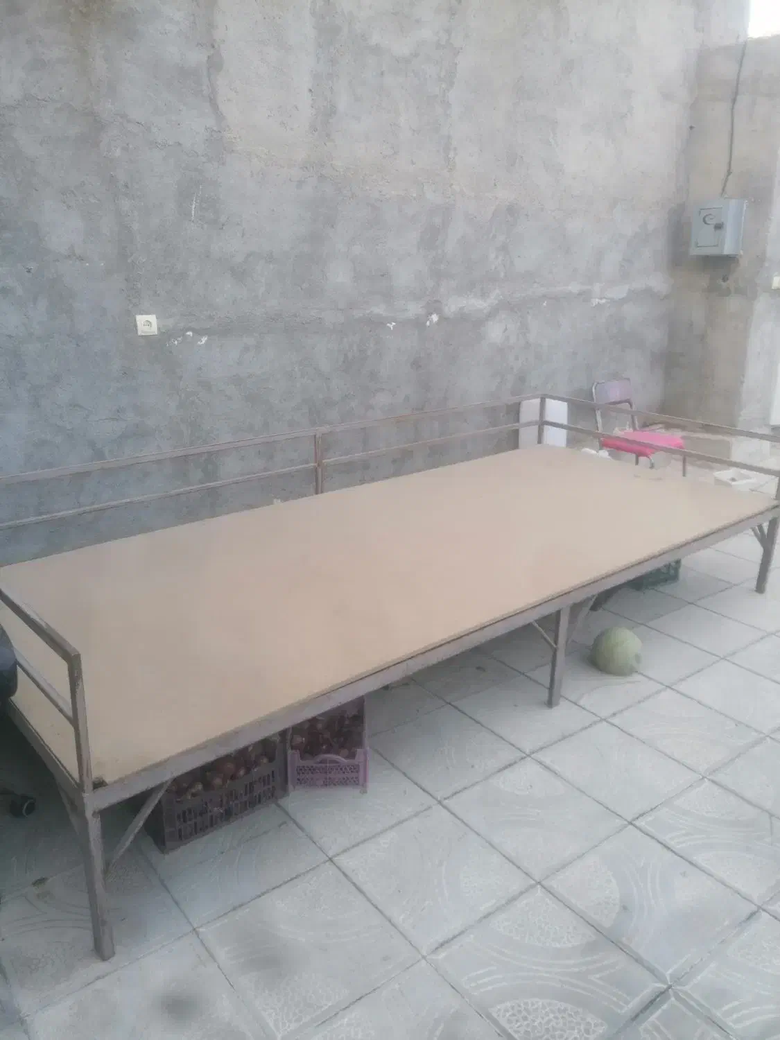 تخت سنتی|مبلمان خانگی و میز عسلی|بناب, |دیوار