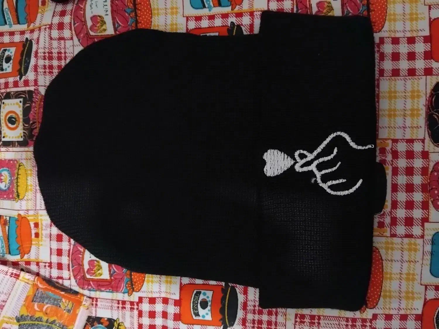 کلاه زمستانی|لباس|بشاریات, |دیوار