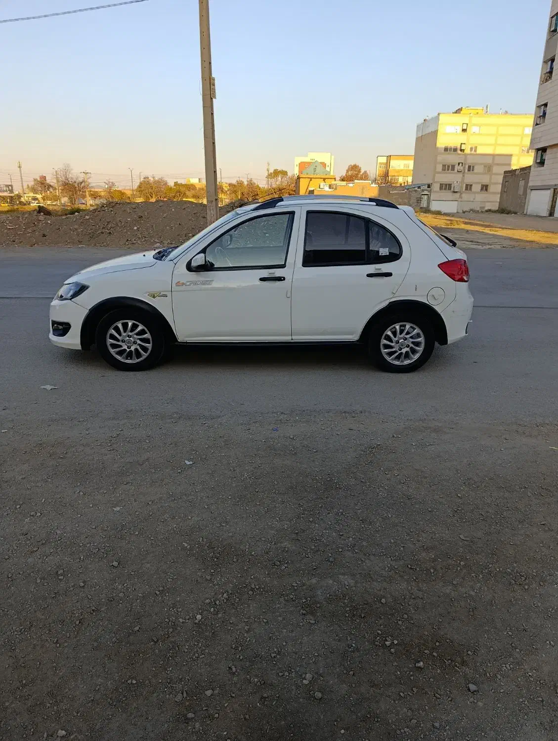 کوییک85گانه s1402درحدخشک|خودرو سواری و وانت|همدان, |دیوار