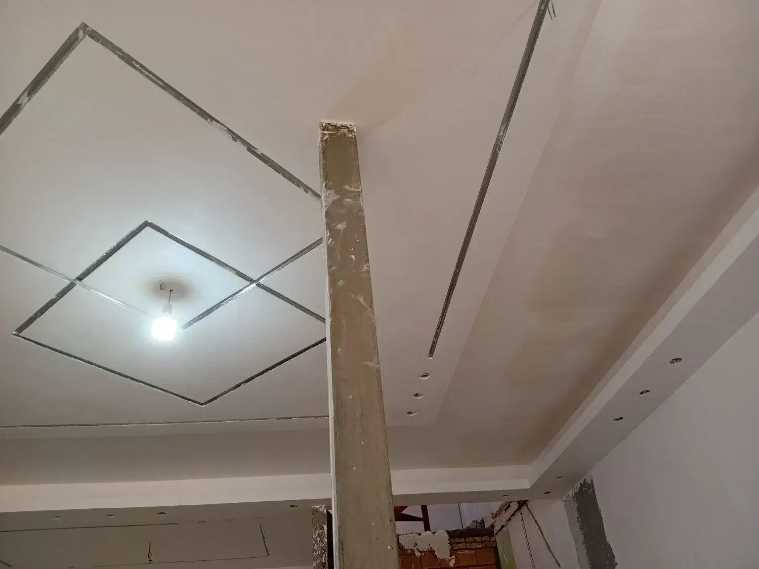 گچکاری لکه گیری ابزار نور مخفی....|خدمات پیشه و مهارت|نظرآباد, نظرآباد|دیوار