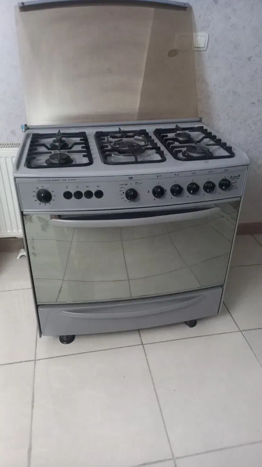 گاز فردار پنج شعله درب شیشه ای|اجاق گاز و لوازم برقی پخت‌وپز|هشتگرد, شهرک بعثت|دیوار