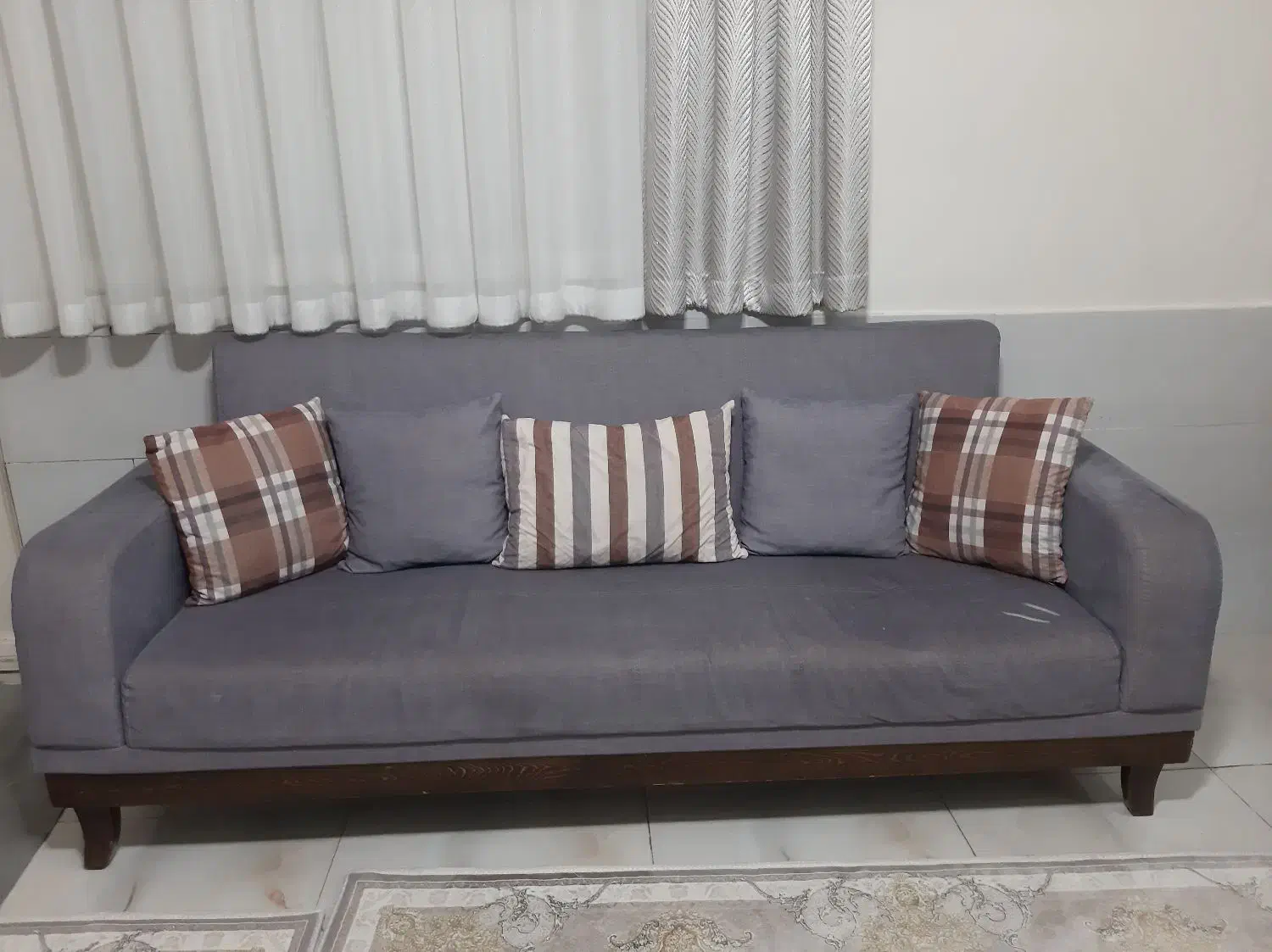 مبل راحتی ۷ نفره|مبلمان خانگی و میز عسلی|اسلام‌شهر, شهرک امام حسین (میان آباد)|دیوار