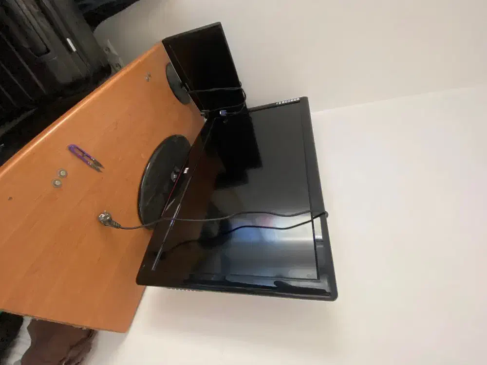 تلویزیون|تلویزیون و پروژکتور|گلبهار, شهر جدید گلبهار|دیوار