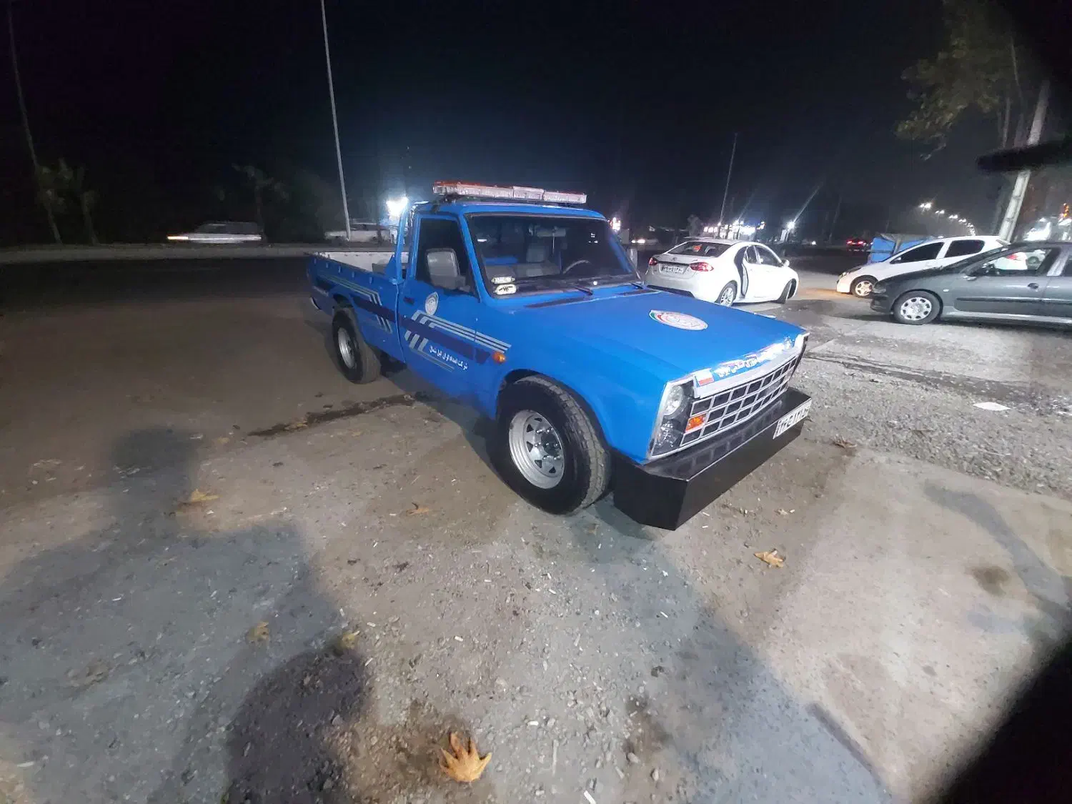 یدک کش،نیسان جرثقیل،چرخگیر ،امدادخودرو،خودروبر|خدمات حمل و نقل|لاهیجان, شیشه گران|دیوار