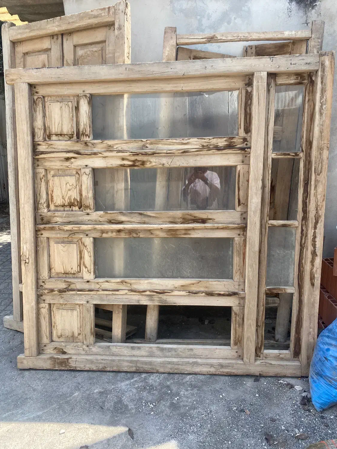 درب و پنجره چوبی با قدمت بیش از صد و پنجاه سال|کلکسیون اشیاء عتیقه|گرگان, |دیوار