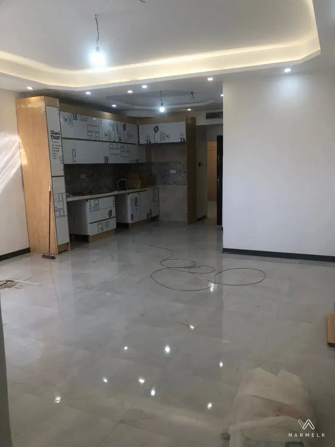 ۸۰متری نوساز/فول امکانات/خیابان گلستان