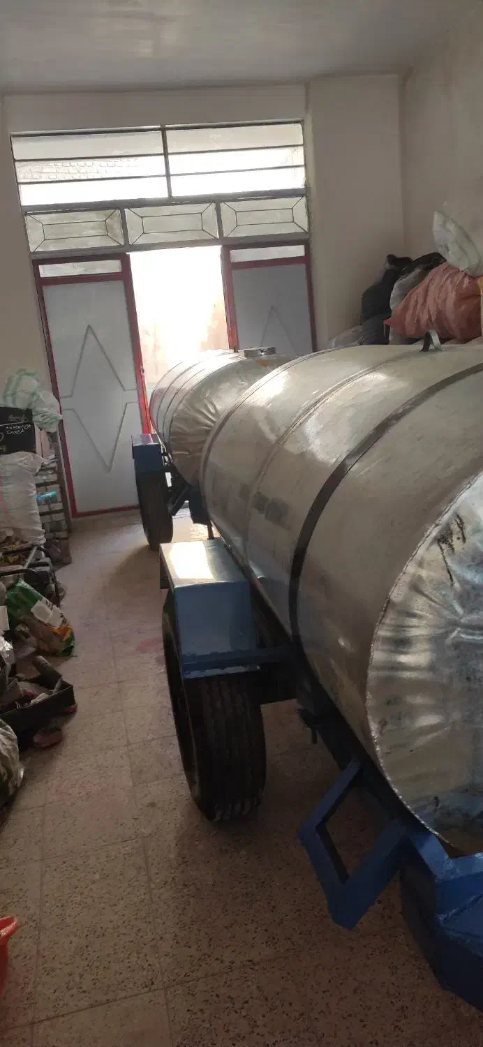 تانکر چرخدار مرغوب|ماشین‌آلات صنعتی|هرسین, |دیوار