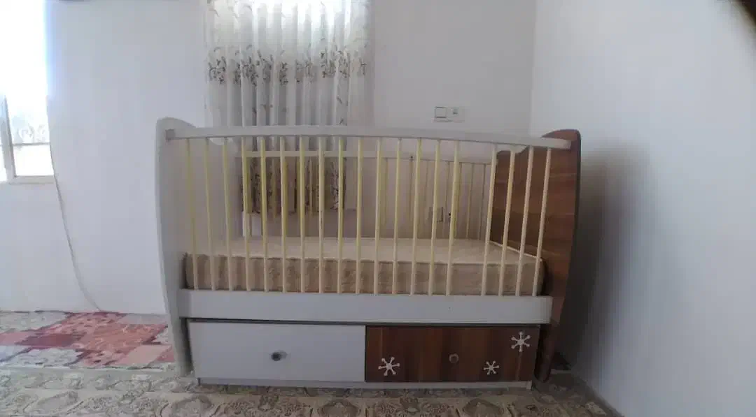 گهواره کودک|تخت و صندلی بچه|سیرجان, |دیوار
