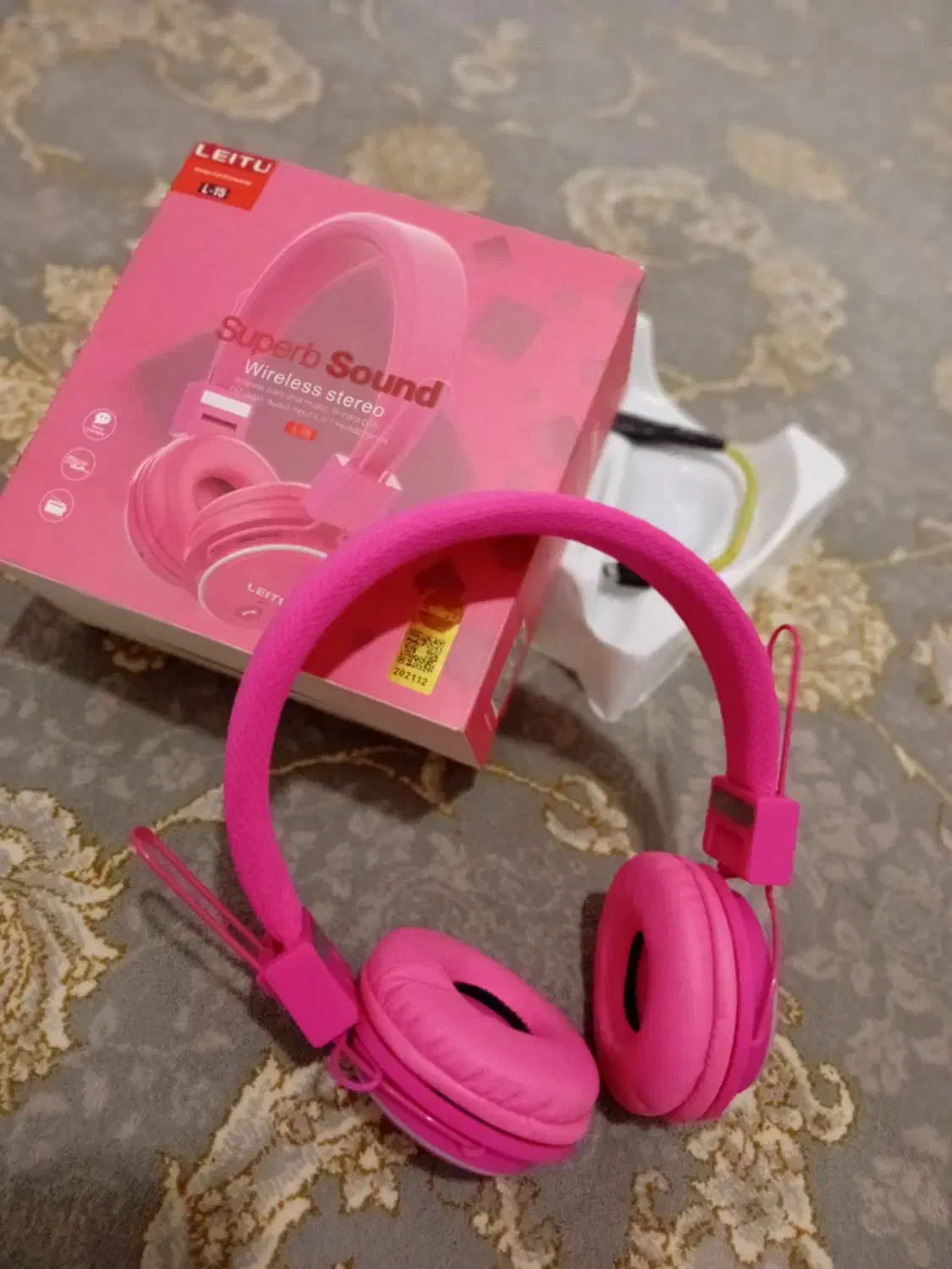 هدفون، کاپشن و کفش دخترانه|لوازم جانبی موبایل و تبلت|جوانرود, |دیوار