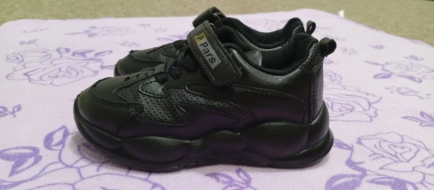 کفش اسپرت سایز ۲۶|کفش و لباس بچه|آمل, |دیوار