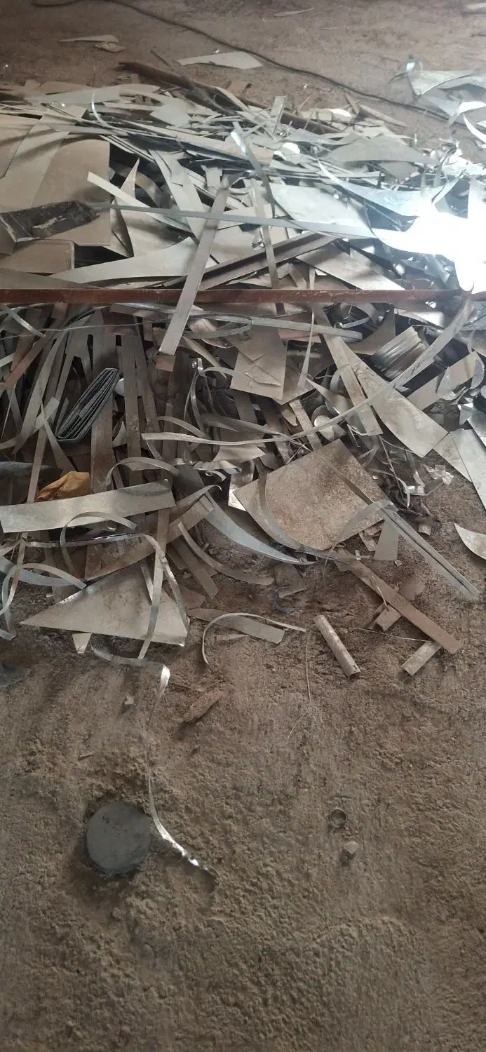 خریدفروش ضایعات تیراهن مس لوله داربست ورق شیروانی|عمده‌فروشی|چهارباغ, |دیوار