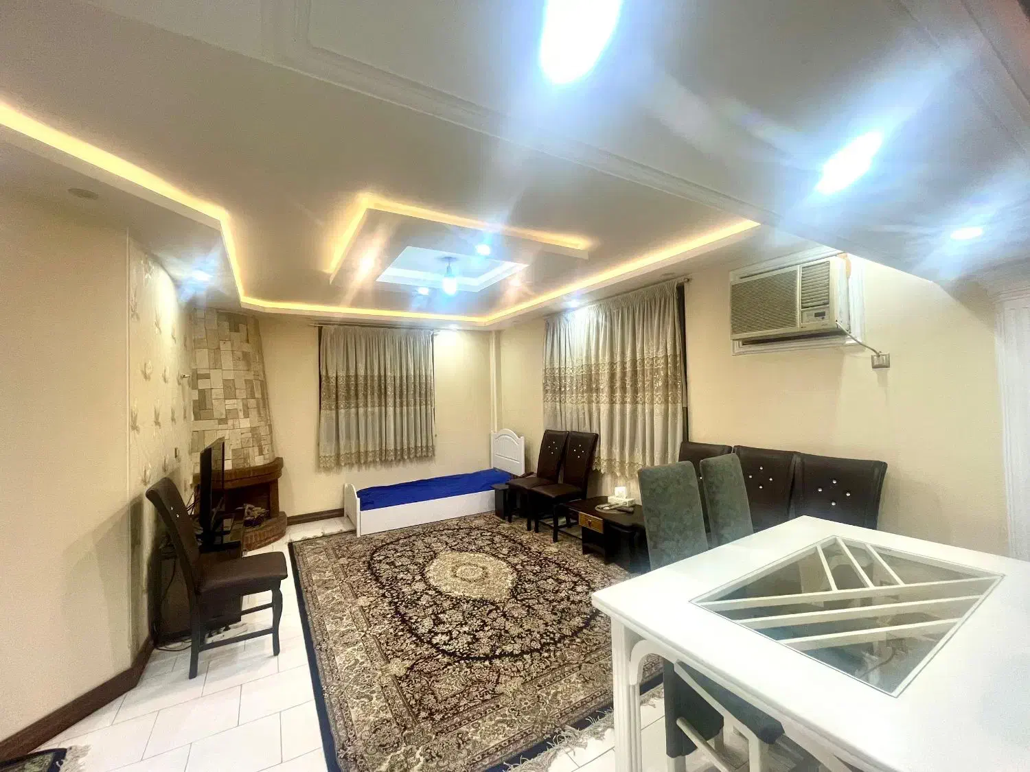 آپارتمان ۹۰متری/ معلم/ پارکینگ اختصاصی|فروش آپارتمان|رشت, معلم|دیوار