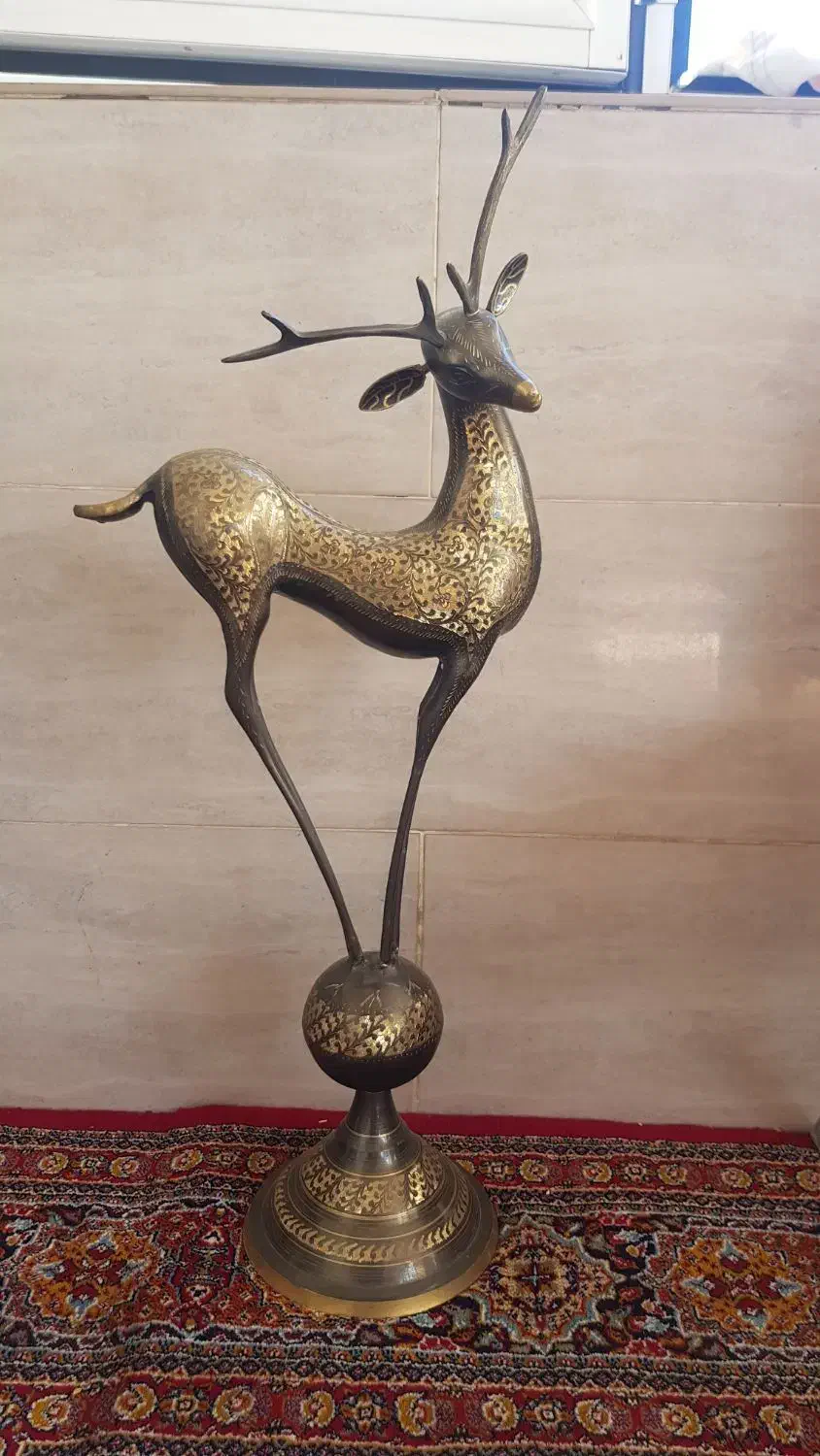 گوزن برنز|کلکسیون اشیاء عتیقه|اشنویه, |دیوار