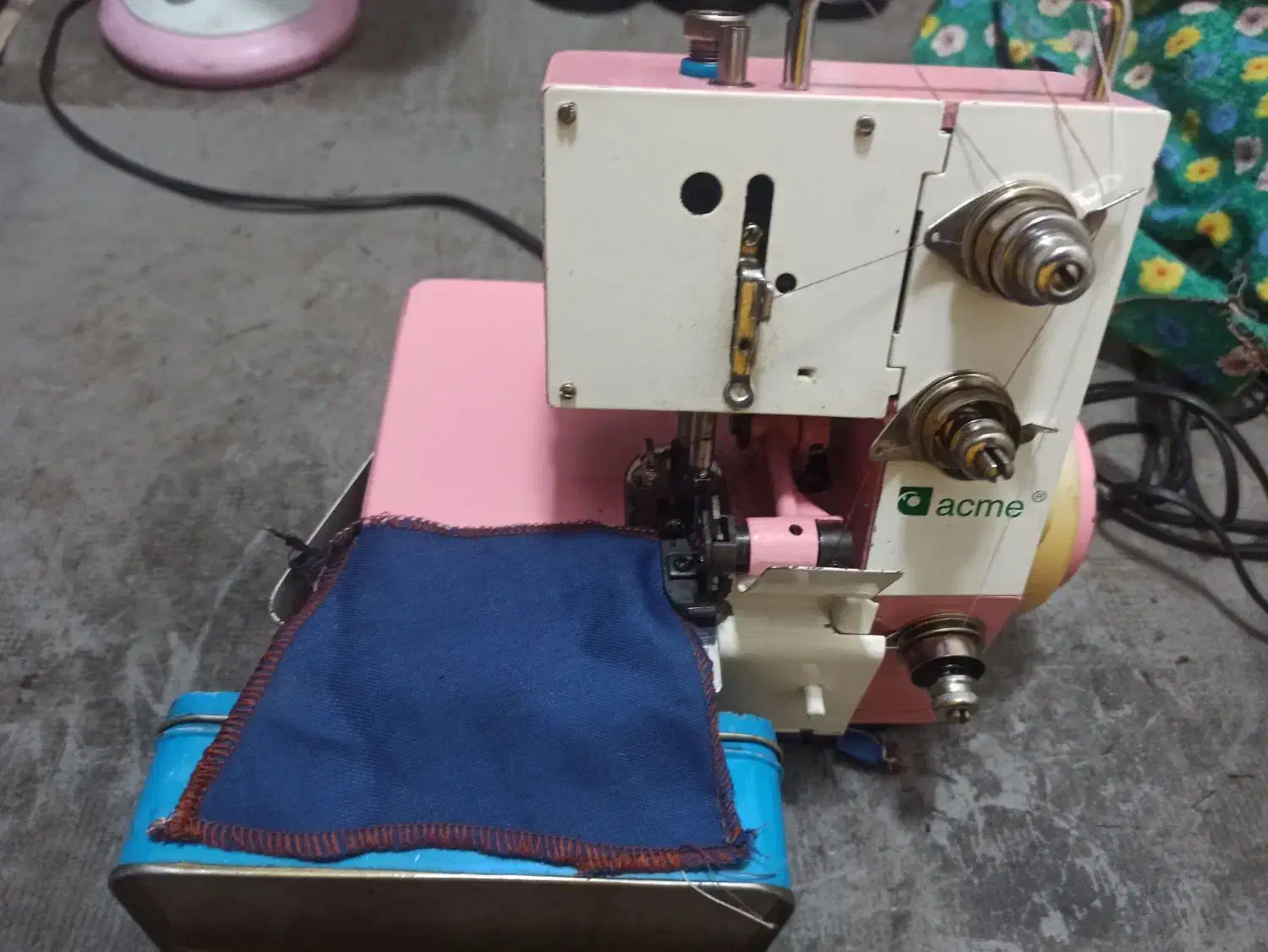 چرخ خیاطی رایکاوسردوز سه نخ سالم سالمی|چرخ خیاطی و ریسندگی|نظرآباد, شهرک سید جمال الدین|دیوار