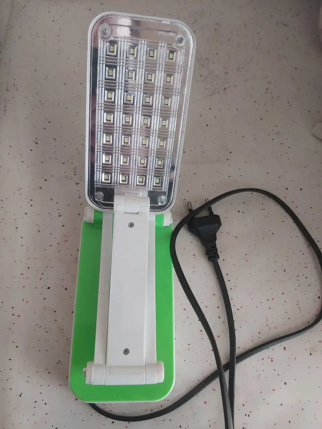 چراغ مطالعه اپل زیبا با گردش و نور بالا|لامپ و چراغ|زنجان, |دیوار