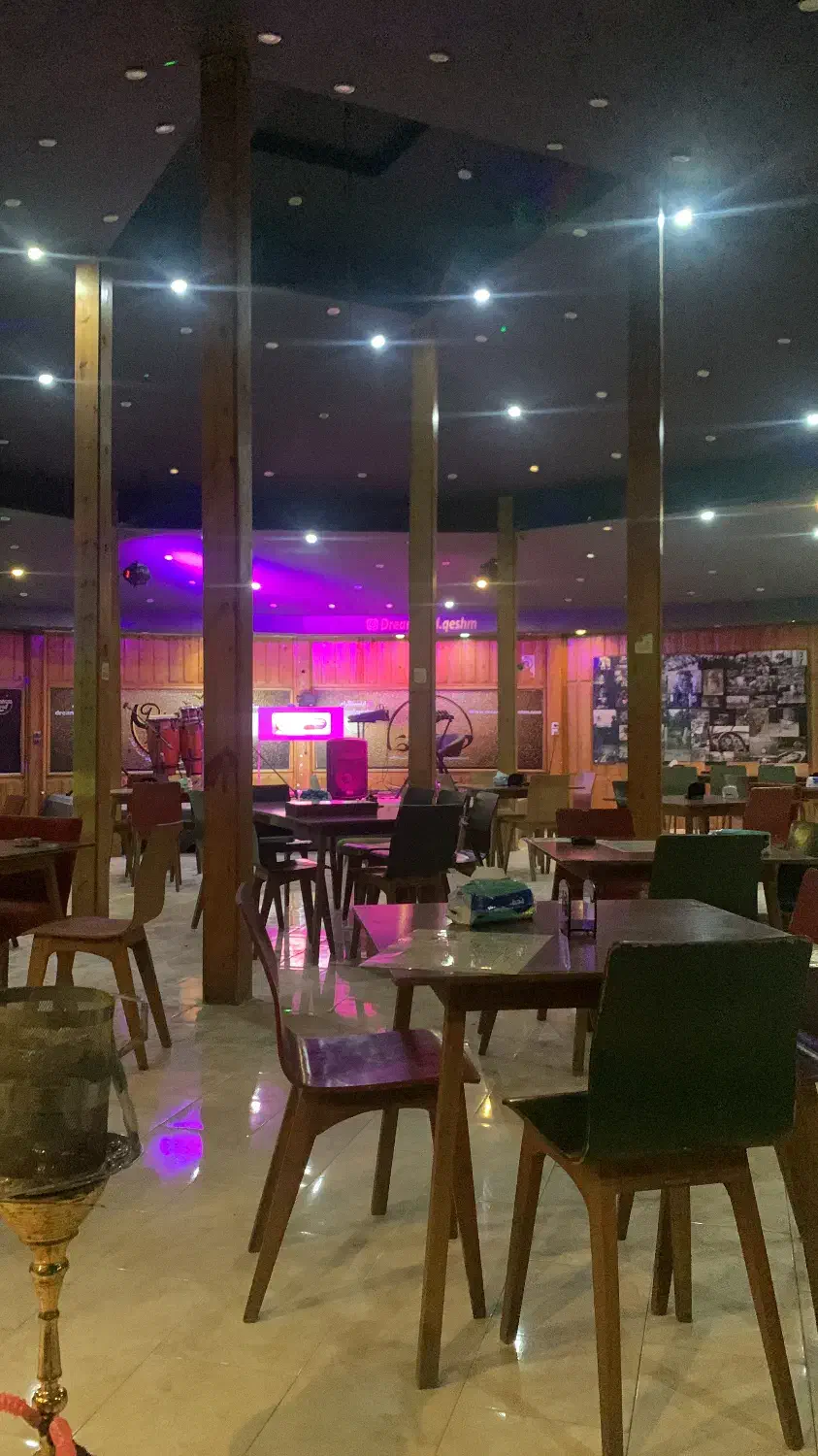 استخدام خانم و آقا برای رستوران|استخدام خدمات فروشگاه و رستوران|قشم, |دیوار