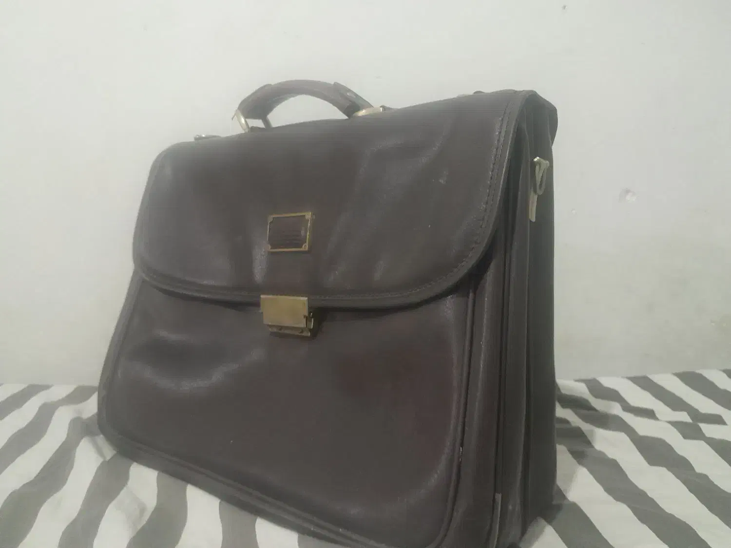 کیف اداری|کیف، کفش، کمربند|نیشابور, فردوسی جنوبی|دیوار