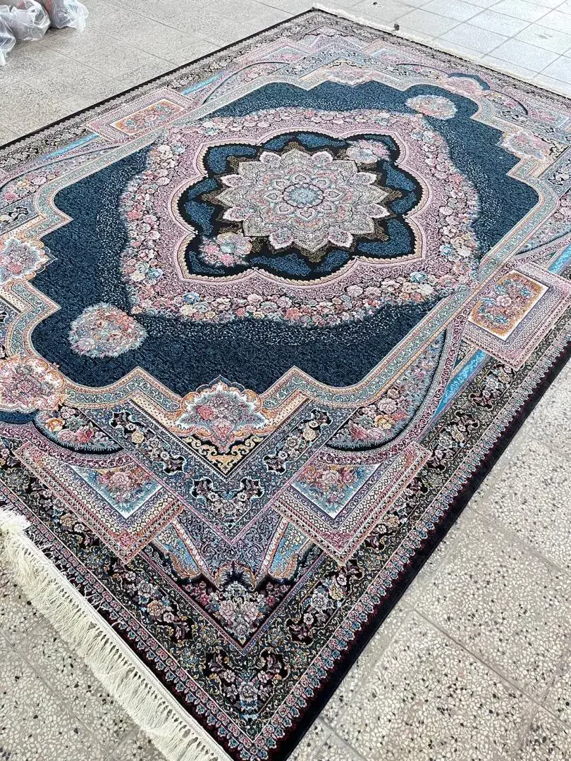 باغ معلق سرمه ایی ۷۰۰ شانه تراکم ۲۵۵۰|فرش|کرج, دهقان ویلا|دیوار