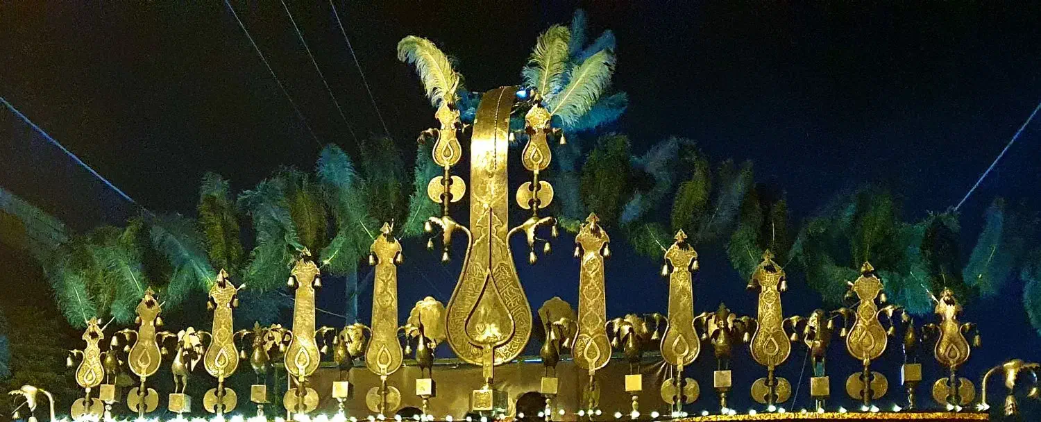 علامت ۱۳تیغه|کلکسیون اشیاء عتیقه|مبارکه, |دیوار