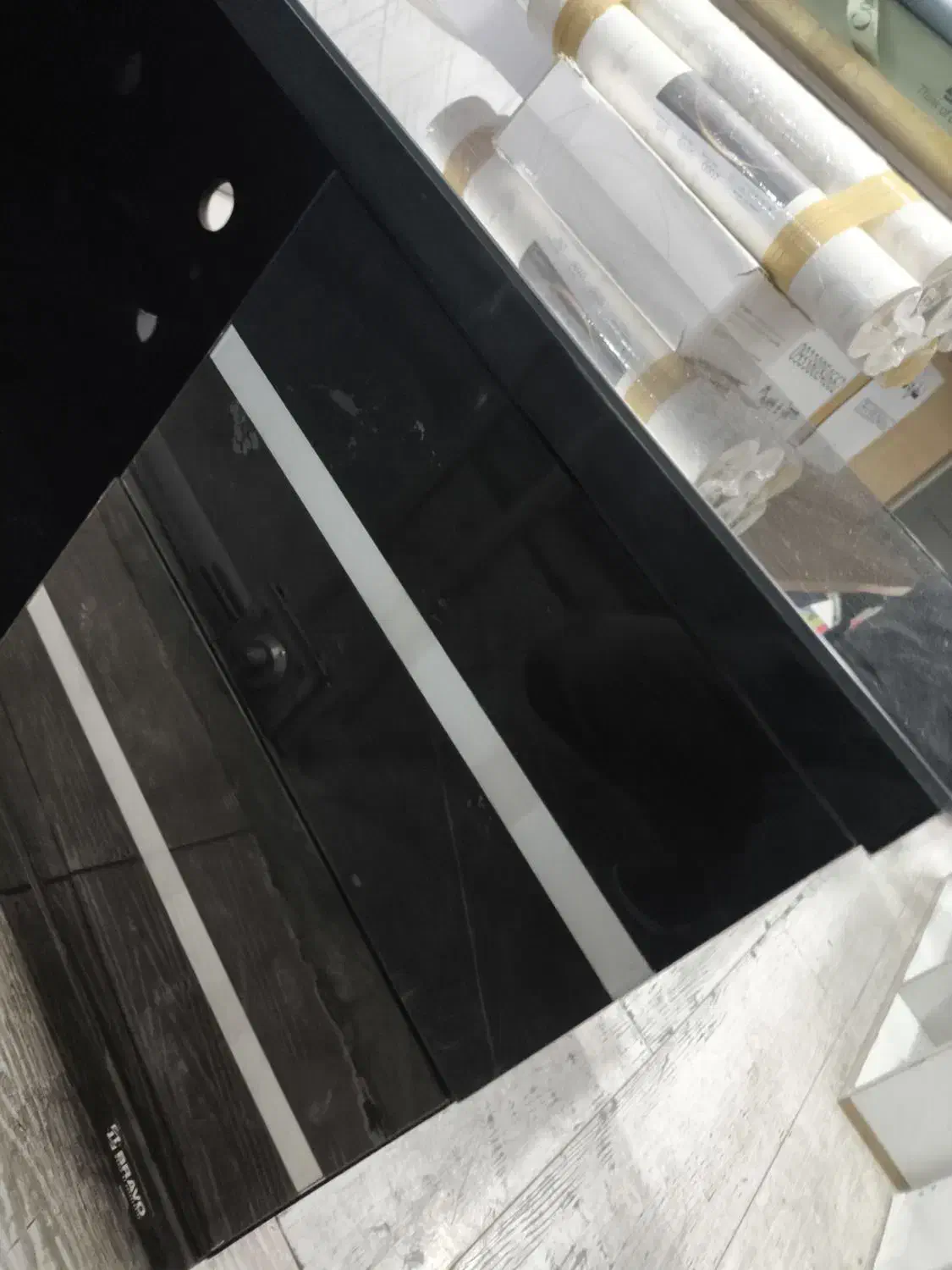 میز تلویزیون|میز تلویزیون|ری, علایین|دیوار