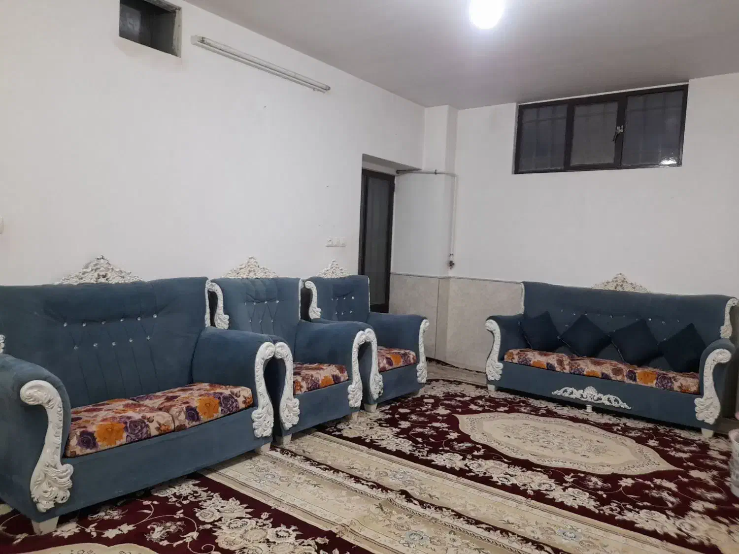 مبل سلطنتی|مبلمان خانگی و میز عسلی|کاشان, فین بزرگ|دیوار