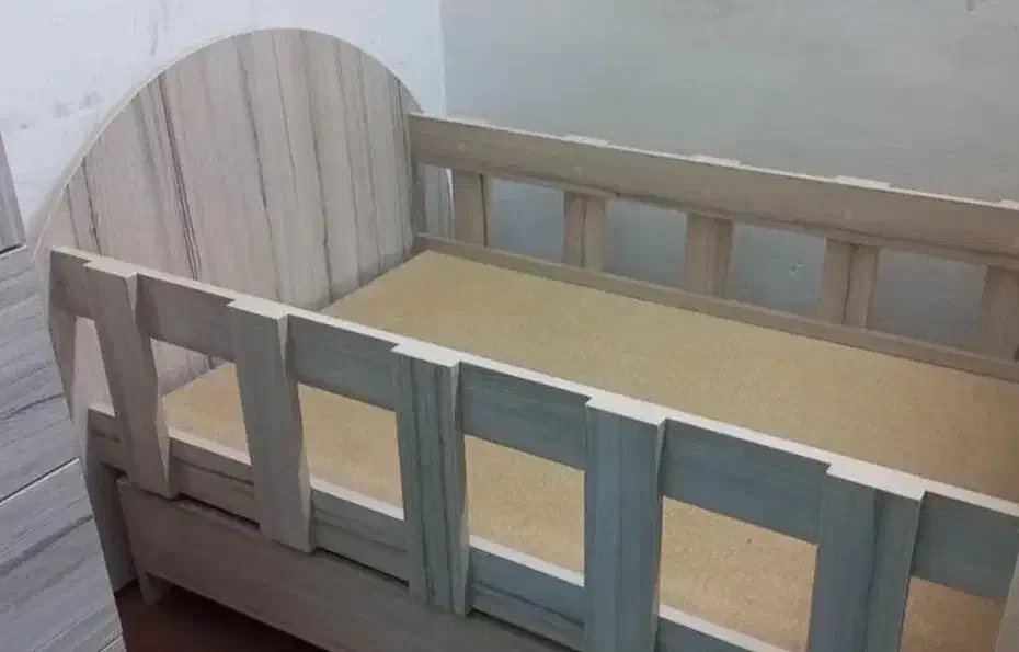 گهواره تختخواب شو + کمد و ویترین|تخت و صندلی بچه|اردکان, |دیوار