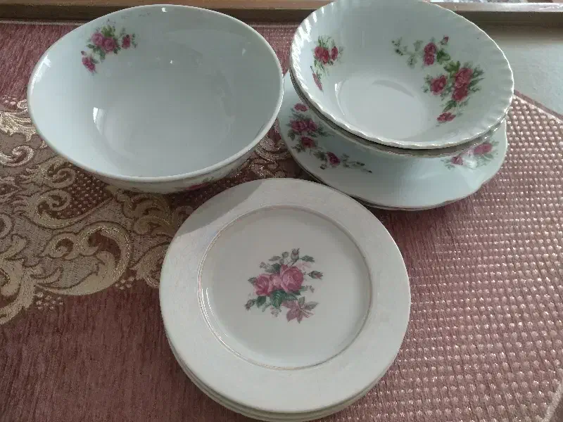 چینی گل قرمزقدیمی|ظروف سرو و پذیرایی|مشهد, خرمشهر|دیوار