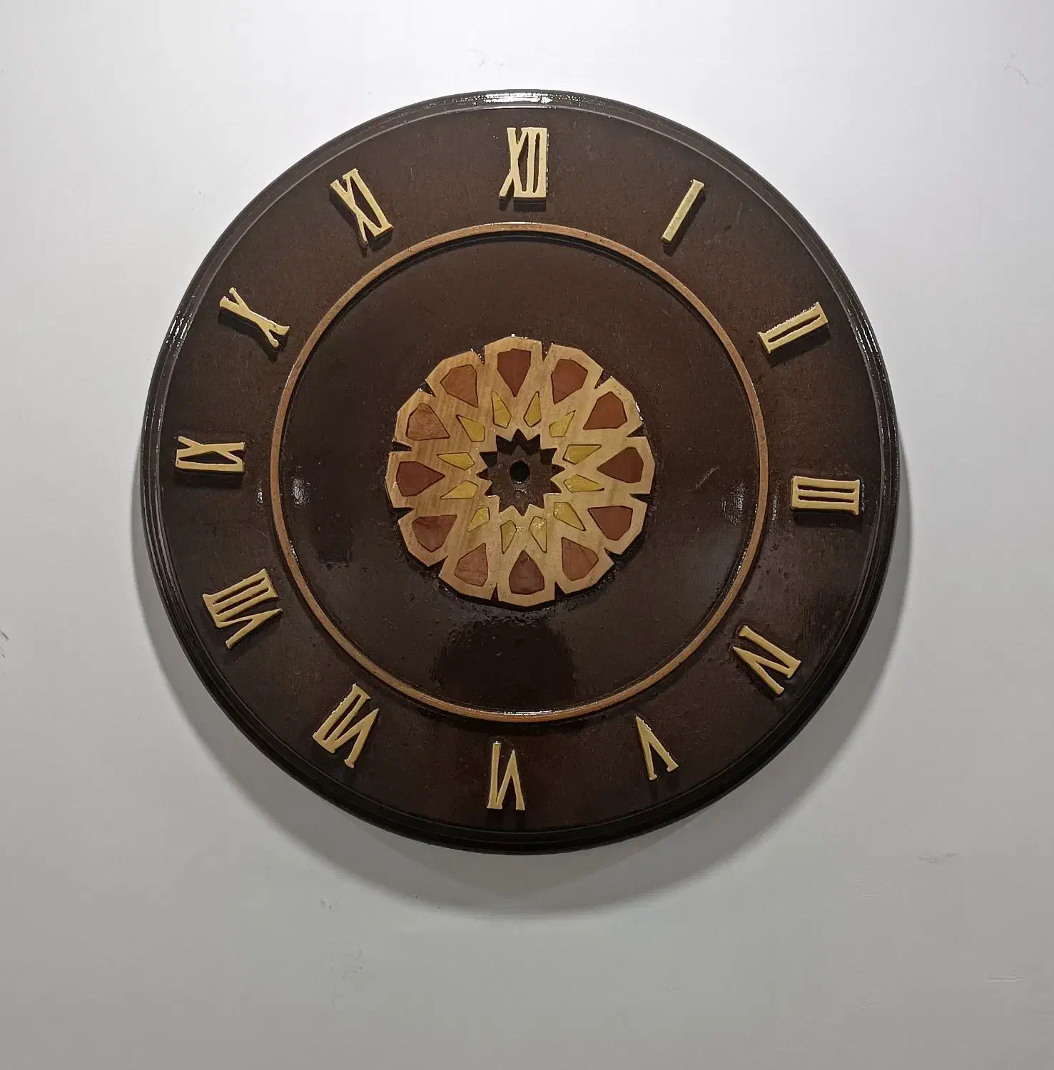 ساعت دیواری معرق و مشبک چوب زیبا|ساعت دیواری و تزئینی|بیرجند, |دیوار