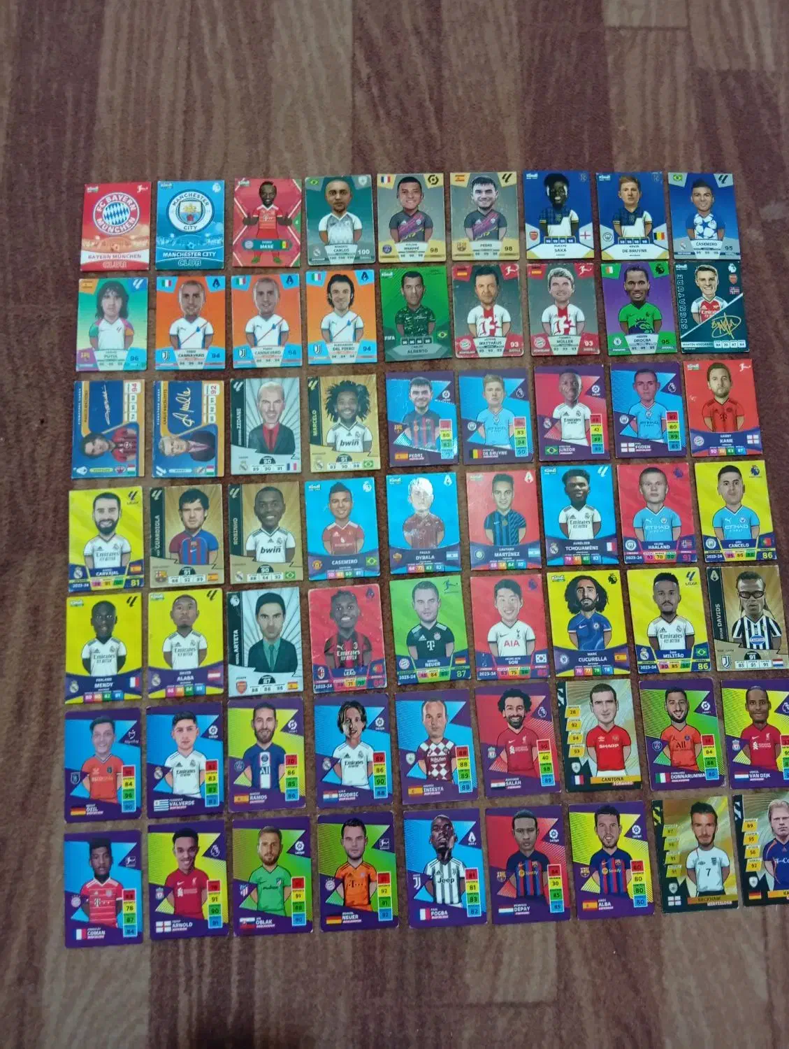 کیمدی|کلکسیون و سرگرمی|سیاخ دارنگون, |دیوار