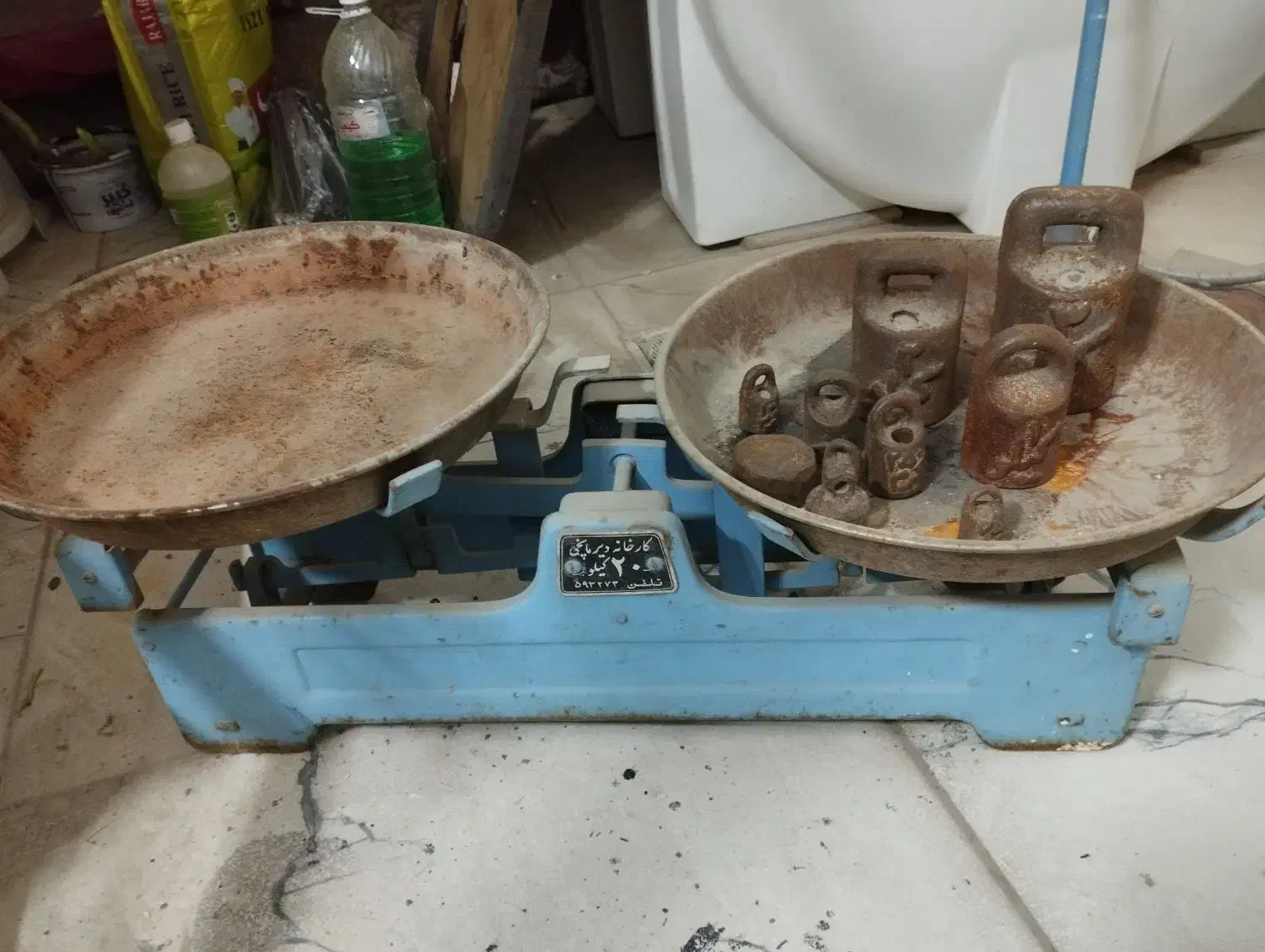 ترازو|کلکسیون اشیاء عتیقه|برخوار, |دیوار