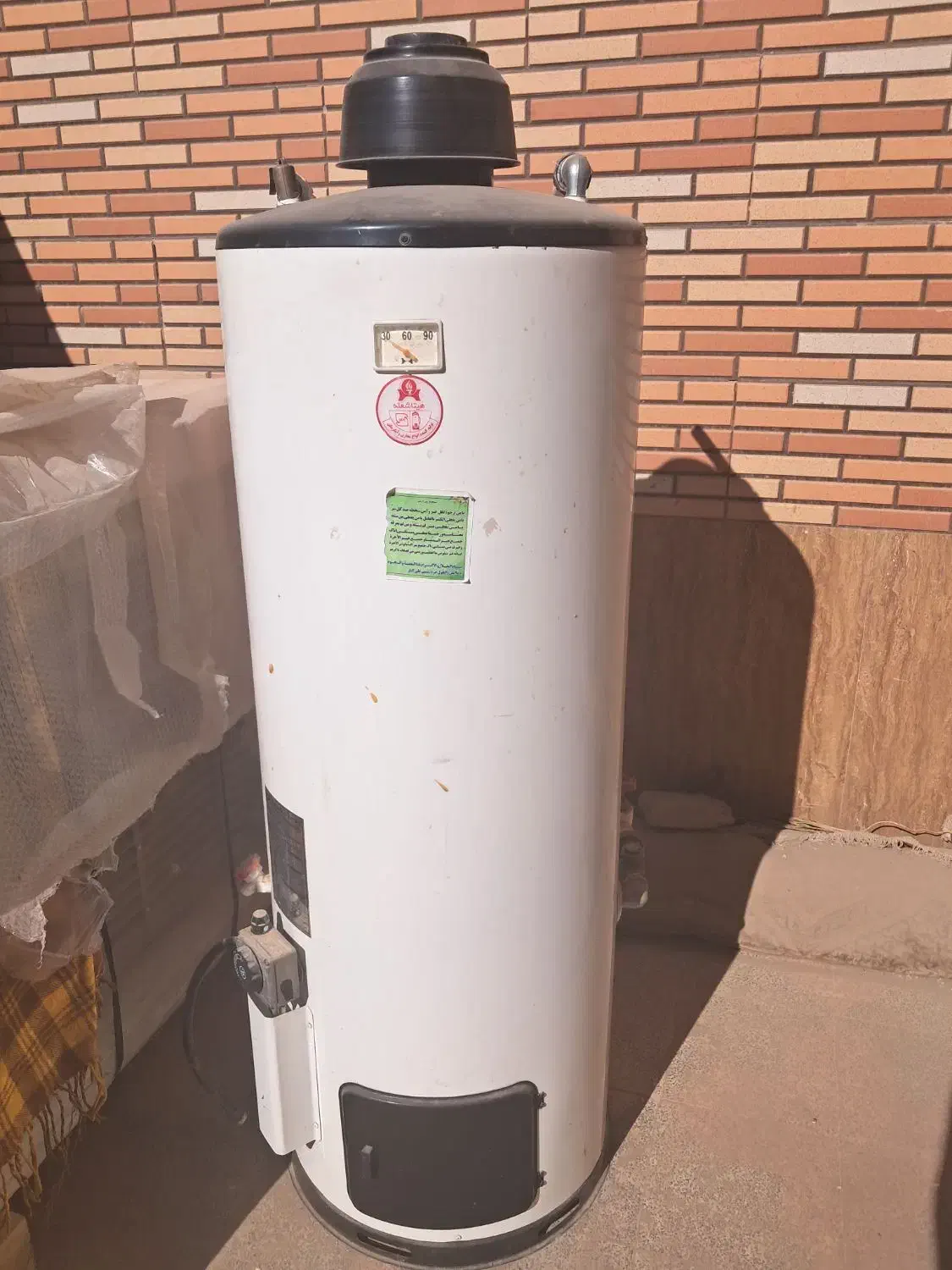 فروش آبگرمکن گازی ایستاده مارک هیتا شعله|آبگرمکن، پکیج، شوفاژ|بافق, |دیوار