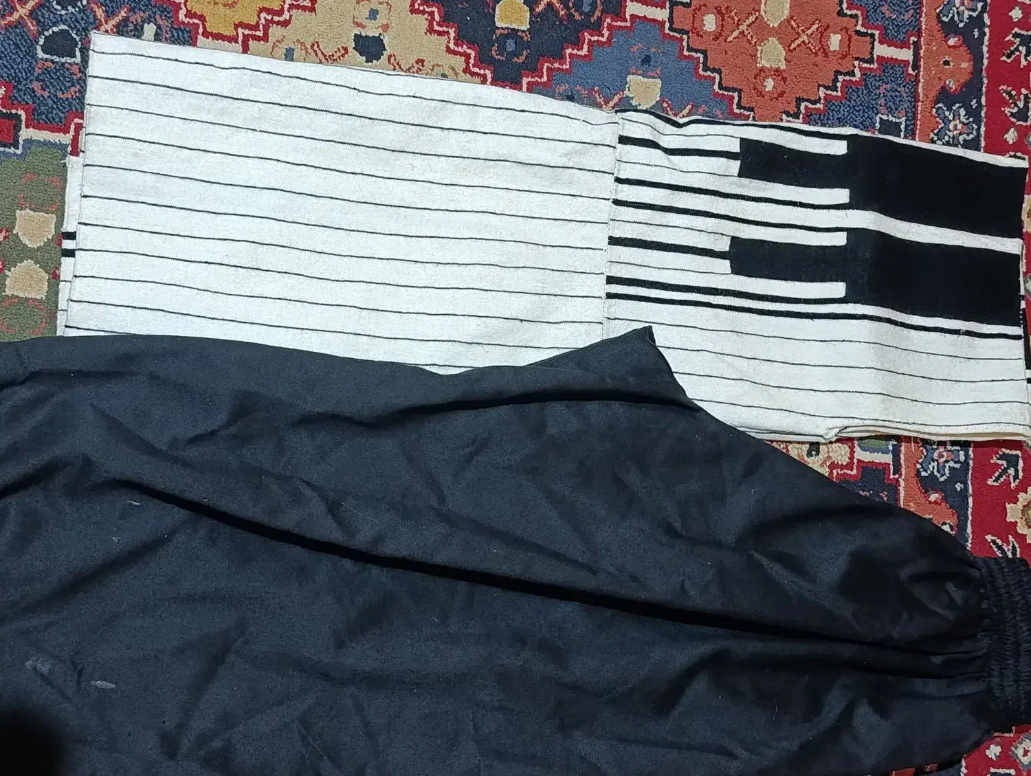 چوقا ودبیت|لباس|مسجد سلیمان, |دیوار