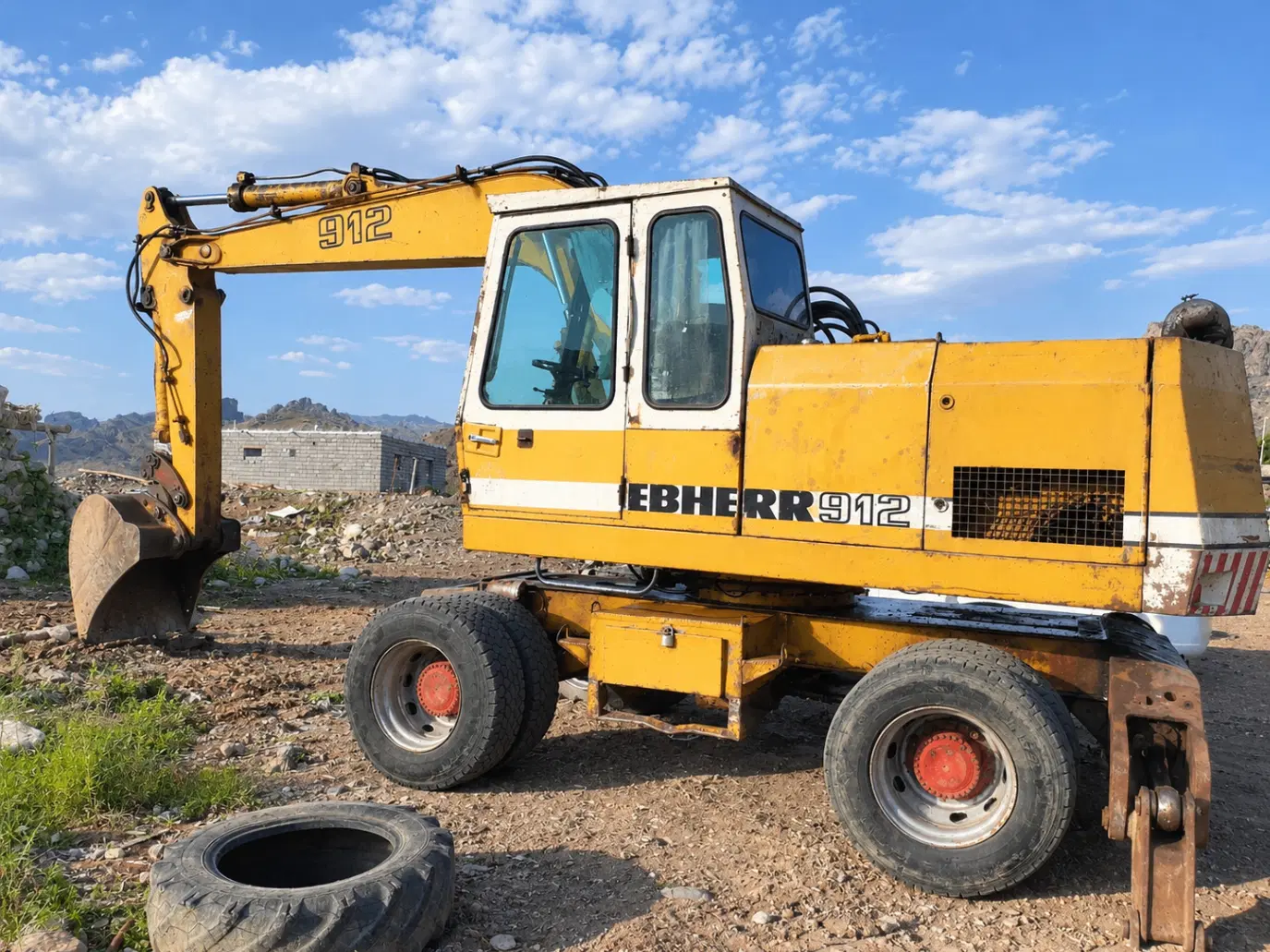 بیل مکانیکی Liebherr 912|خودرو سنگین|تبریز, |دیوار