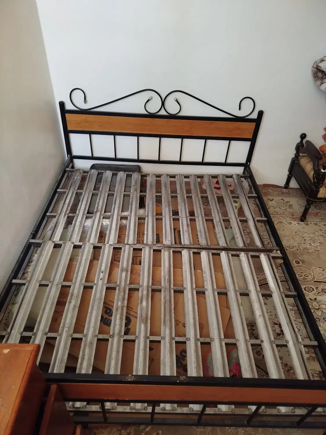 تخت دونفره فرفوژه|تخت و سرویس خواب|اصفهان, برازنده|دیوار