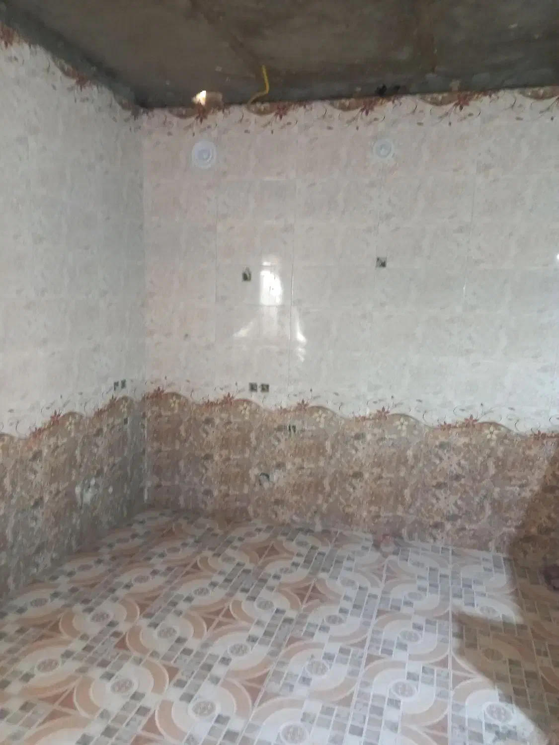 کاشی سرامیک سنک کاری|خدمات پیشه و مهارت|زابل, |دیوار