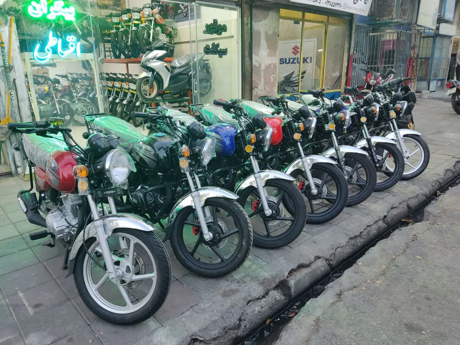 موتور باکسر 200 با شرایط فوق العاده|موتورسیکلت|ساوه, |دیوار